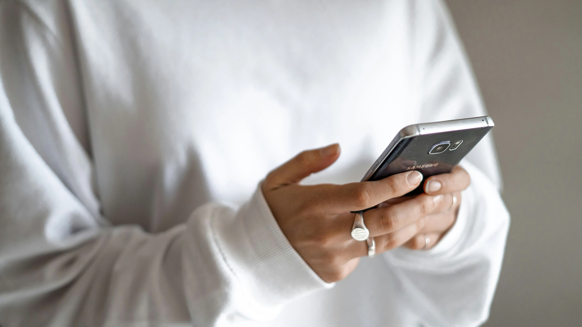 Sahte Bankacılık ve Sosyal Uygulamalar .NET MAUI Kullanarak Kullanıcı Verilerini Çalıyor
