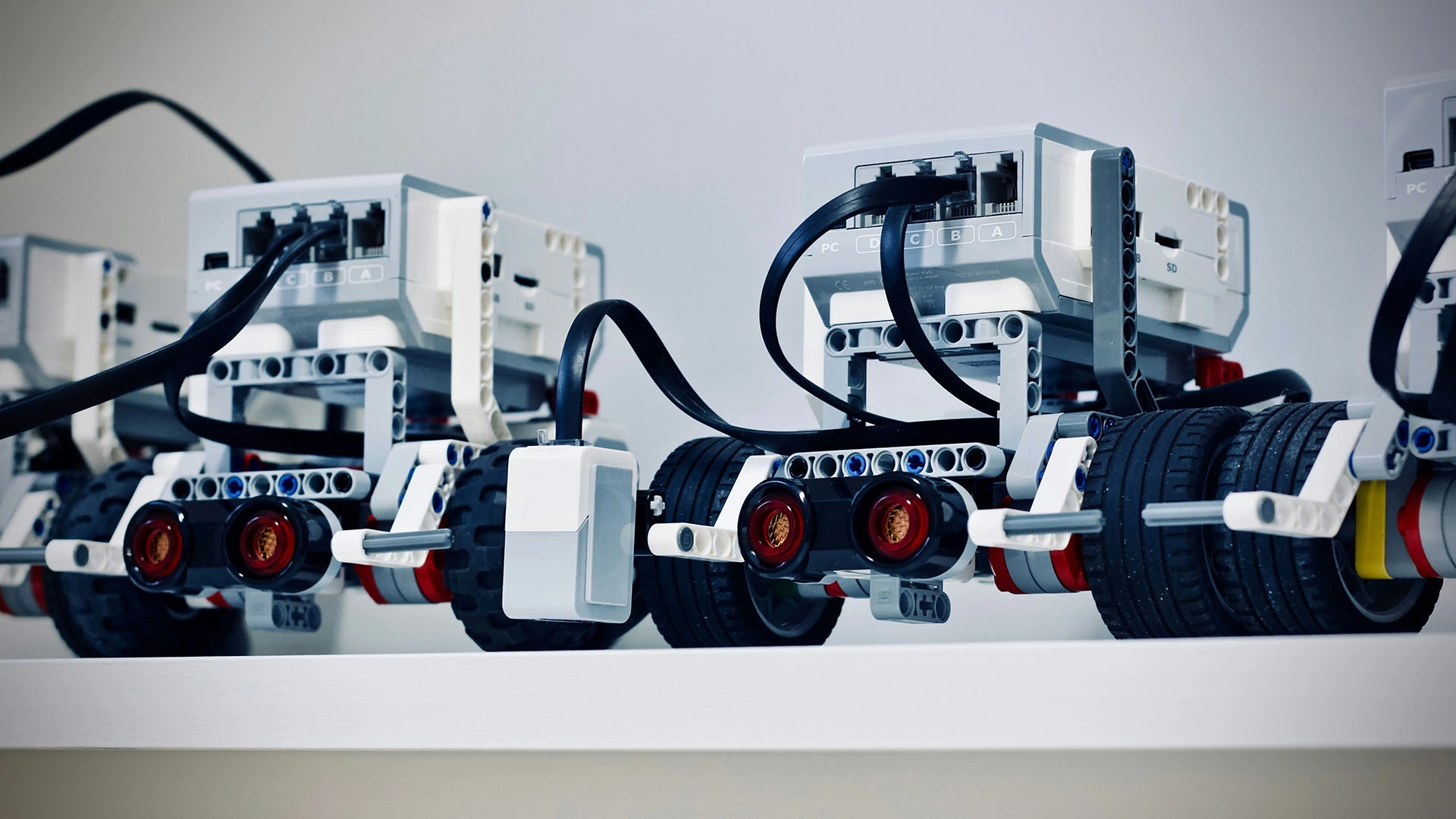 Eski Cruise CEO’sunun Robotik Startup’ı, The Bot Company, 2 Milyar Dolar Değerlemeye Ulaştı