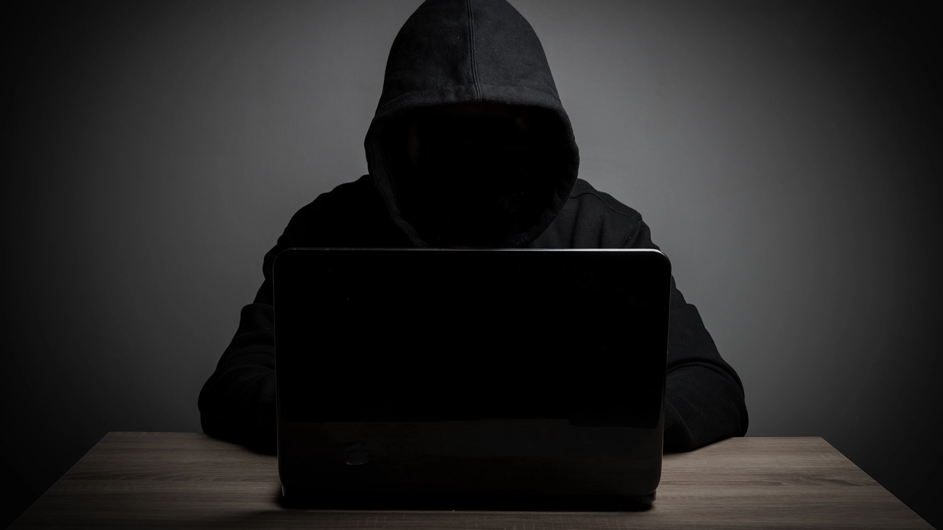 Hackerlar, Sahte Kargo E-posta Saldırısında Zararlı Yazılımları Ekran Koruyucu Dosyaları Olarak Kamufle Ediyorlar