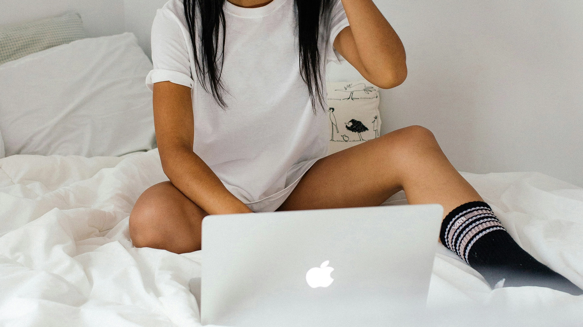 Aboneler OnlyFans’ı Dava Ediyor, Kendilerinin Yapay Zekaya Konuşturulduğuna İnanıyorlar