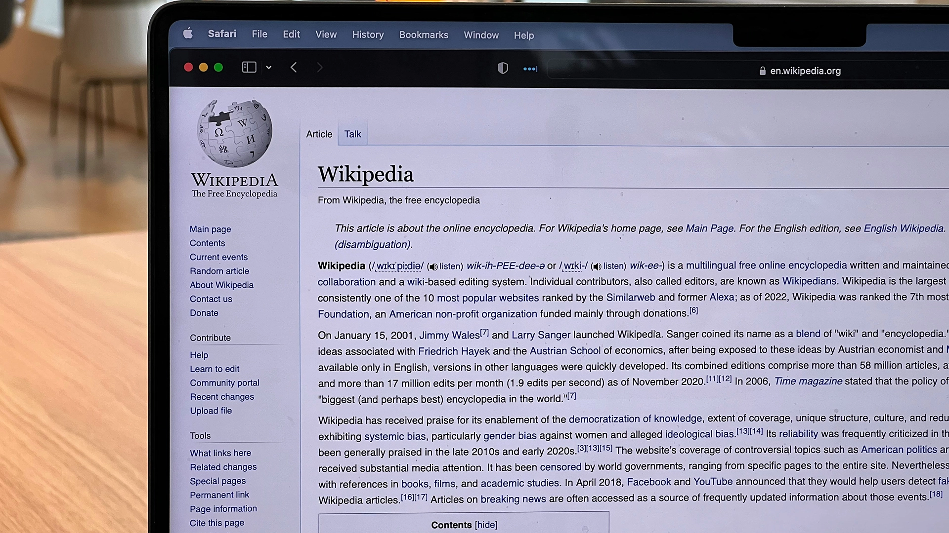 AI Botları, Wikipedia’nın Sunucularını Aşırı Yüklüyor
