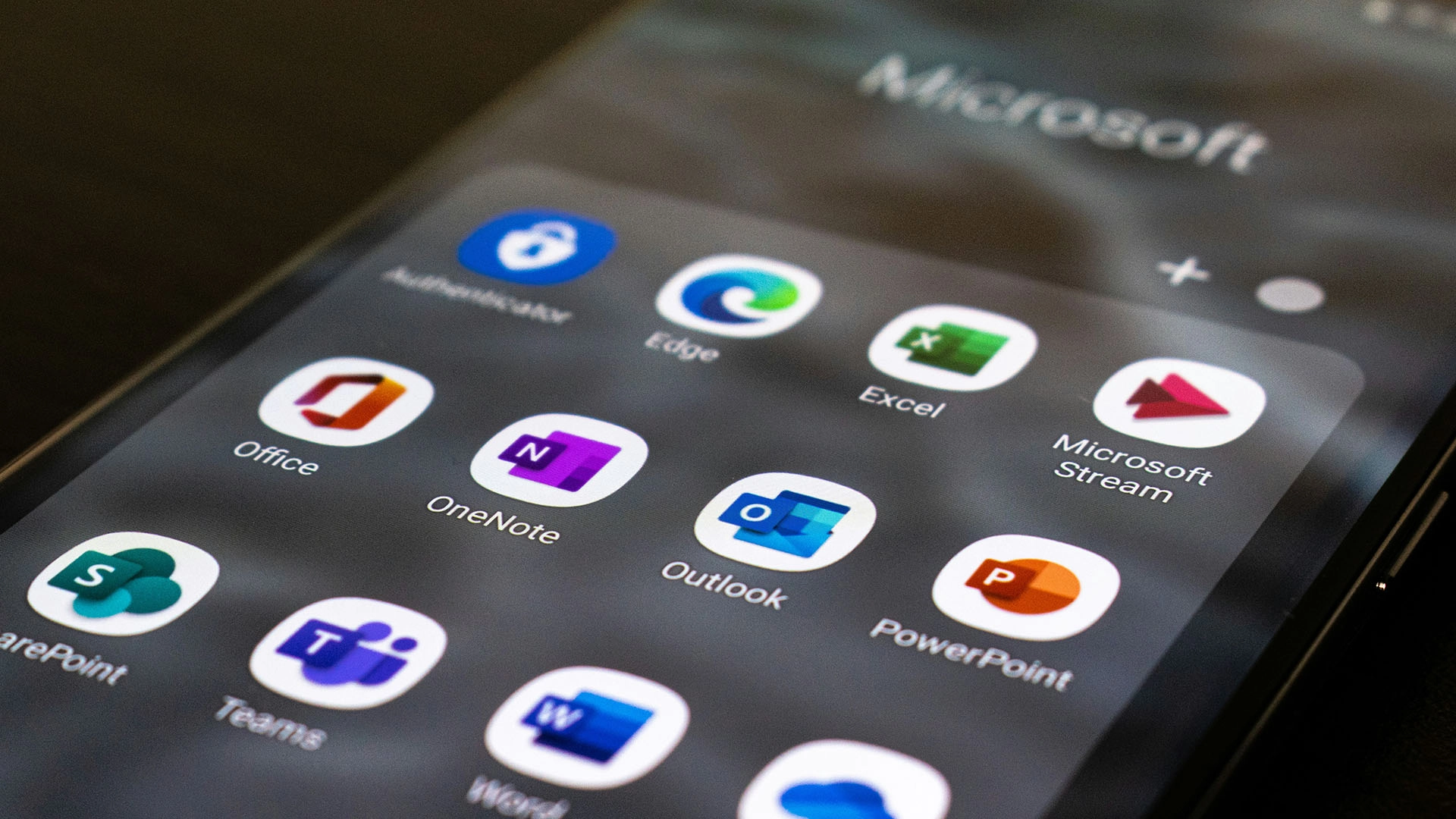 Microsoft, Windows 11’e AI Asistan Ekliyor