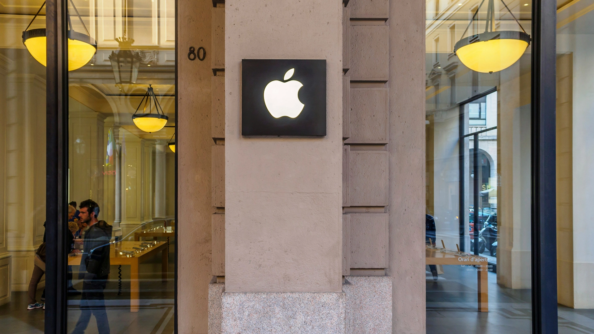Hakim, Apple’ın Epic Games Davasında Mahkeme Kararını Bilinçli Olarak İhlal Ettiğine Hükmetti