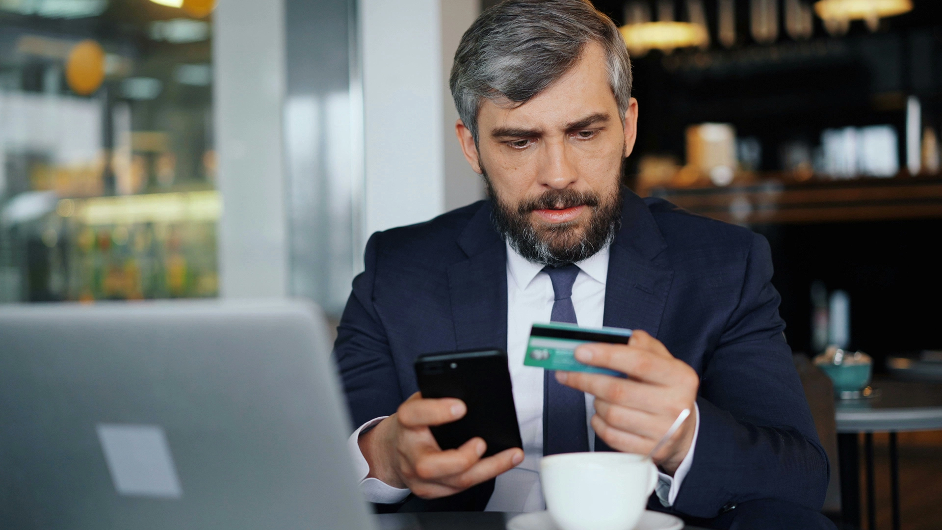 Yeni Zararlı Yazılım, Gerçek Bankacılık Uygulamalarını Casus Araçlara Dönüştürüyor