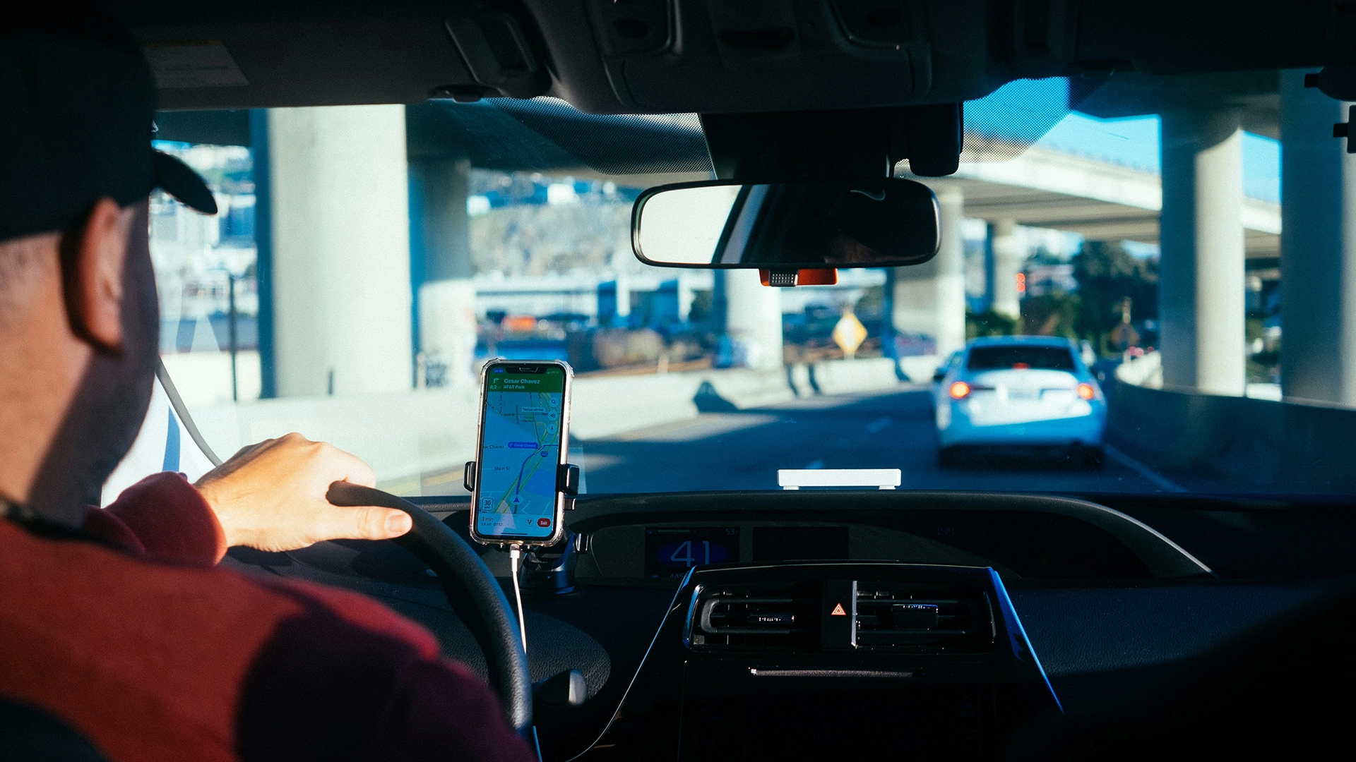 Uber, Algoritmaları Kullanarak Kazançlarını Artırma ve Sürücülerin Zararına İşlemekle Suçlanıyor
