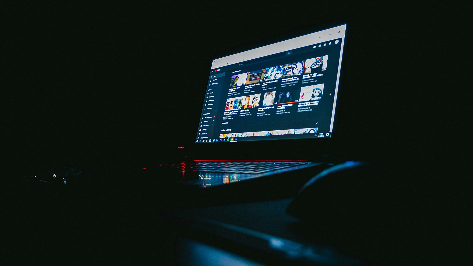 YouTube, Moderasyon Standartlarını Yumuşatıyor