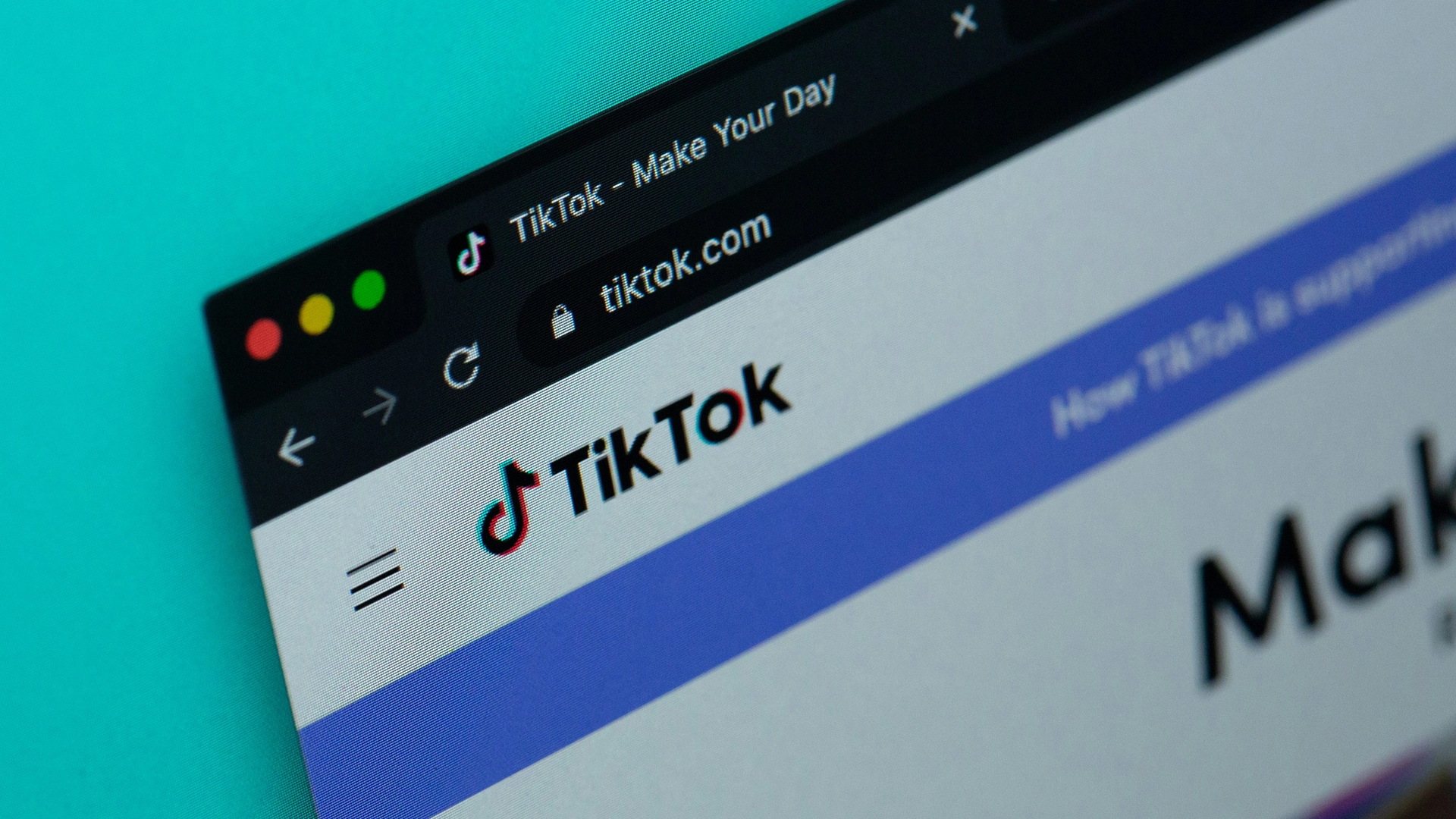 Yeni TikTok Dolandırıcılığı, Kullanıcıları Kandırmak için Yapay Zeka Reklamlarını ve Casus Yazılımları Kullanıyor