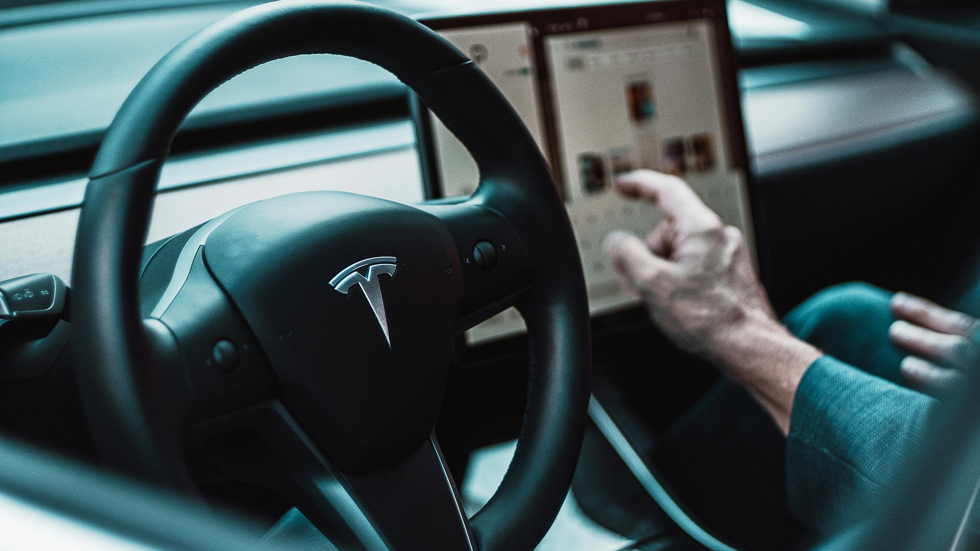 Hacker’ın Çarpışma Verilerini Kurtarması Sonucu Tesla, 243 Milyon Dolarlık Karara Çarptırıldı
