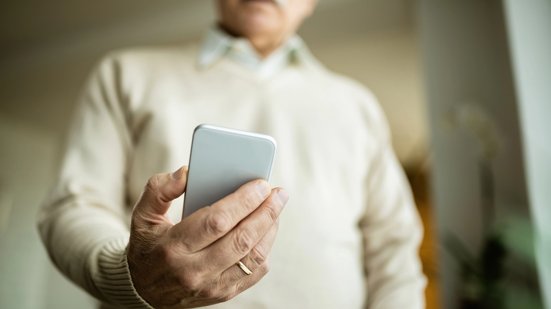 Gerçek Sandığı Yapay Zekâ Sohbet Robotuyla Buluşmaya Çalışırken Yaşlı Adam Hayatını Kaybediyor