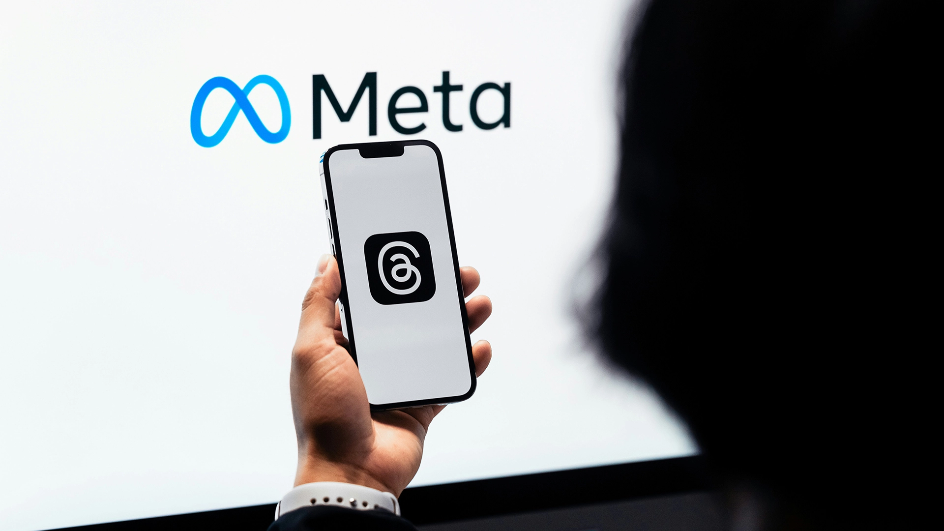 Meta ve Character.ai, AI Chatbotlar Aracılığıyla İddia Edilen Çocuk İstismarı için Eleştiri Altında