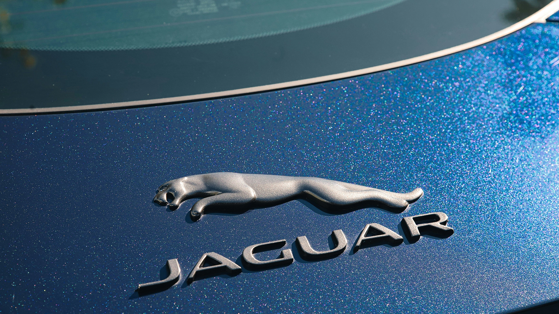 Siber Saldırı Jaguar Land Rover’ı Durduruyor, Binlerce İşi Tehdit Ediyor