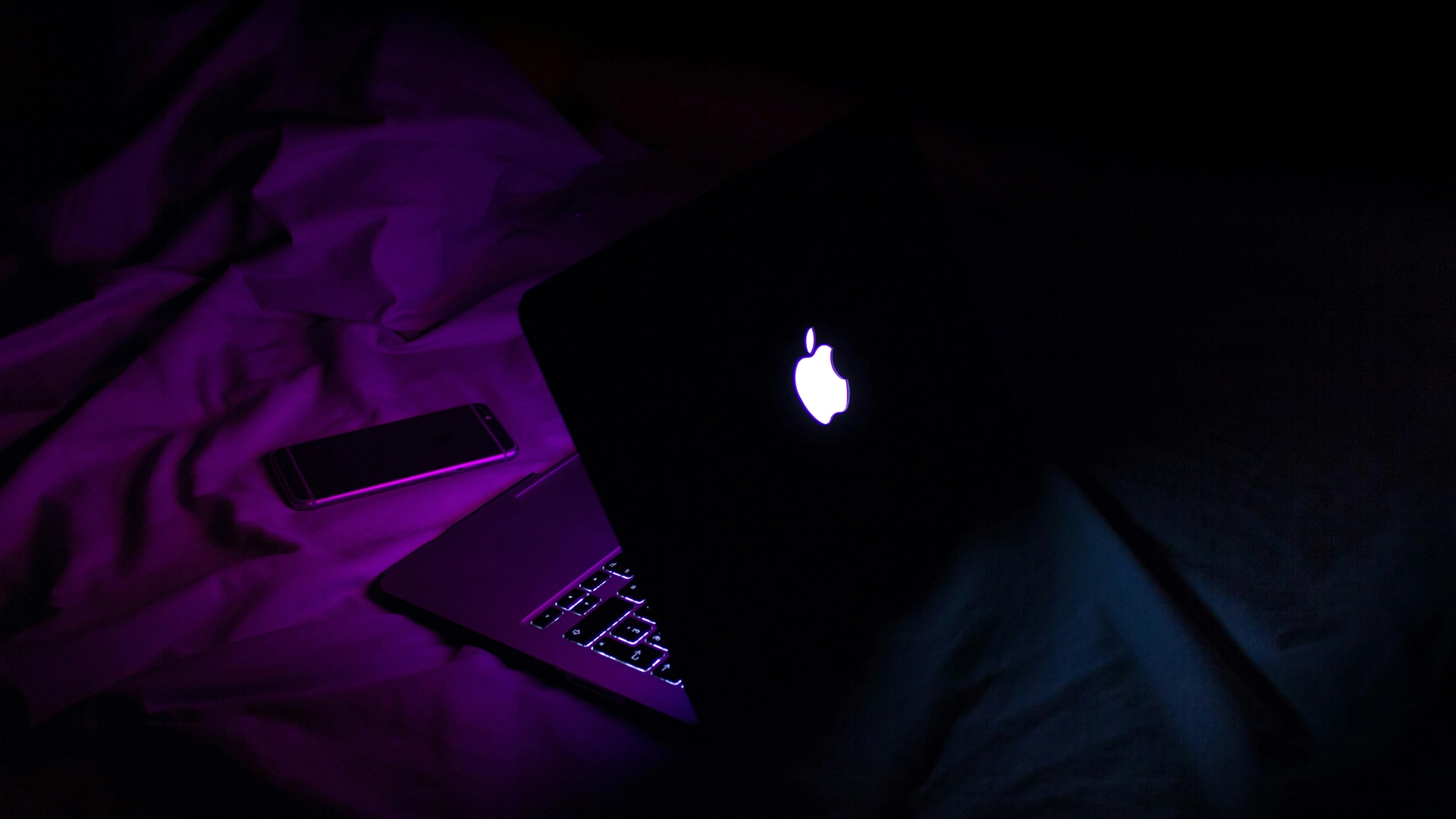 Rapor, Açık Kaynaklı Zararlı Yazılımın Pornografi İzlerken Kurbanların Görüntülerini Yakaladığını Ortaya Koyuyor